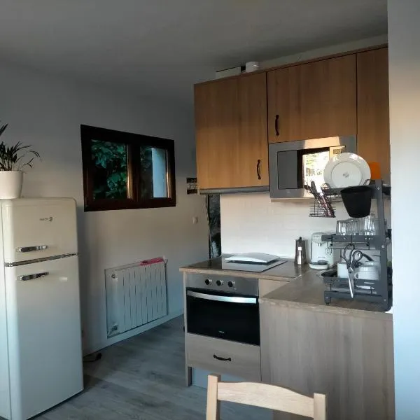 Apartamento rural con vistas, hotel in Miraflores de la Sierra