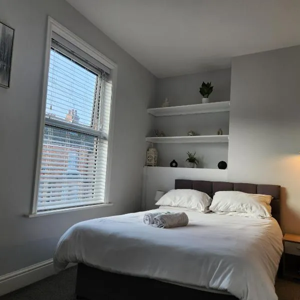 Beautiful stylish house near town centre, hotel in Rugby