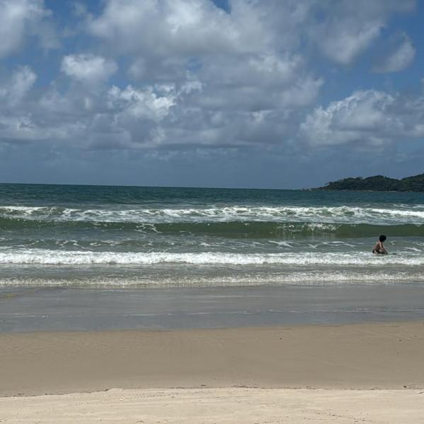 Apto 150m da praia de Bombas