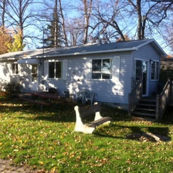 Lyman's Lagoon Hideaway, hotel v mestu Houghton Lake