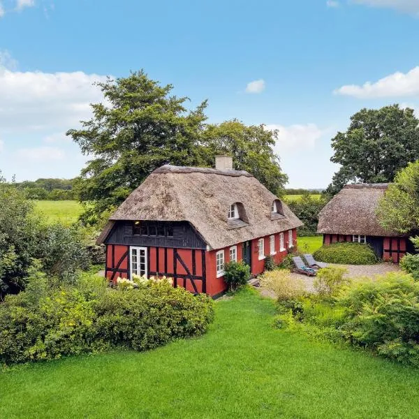 Pet Friendly Home In Vejle With Kitchen, hotel in Vejle