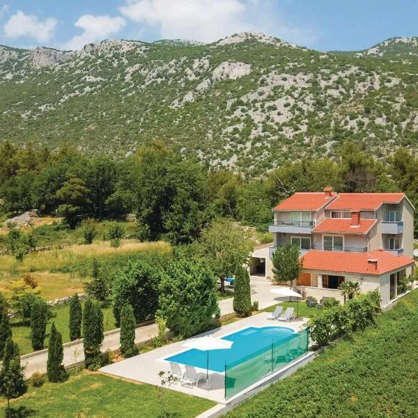 Two-Bedroom Apartment In Ostrvica, hotel v destinaci Ostrvica