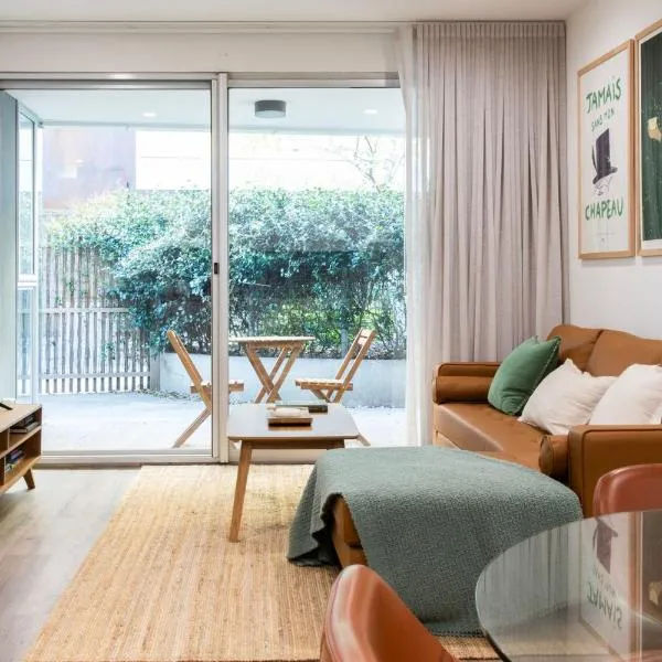 Richmond Retreat with Courtyard Parking, hotel Melbourne-ben
