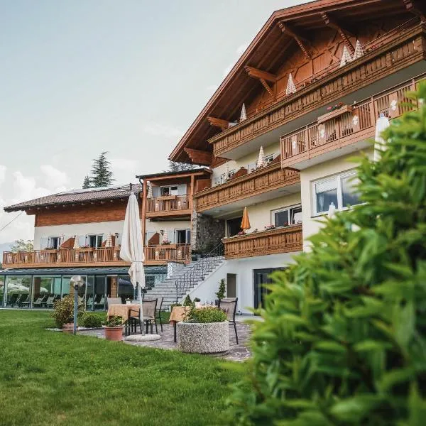 Hotel Mitlechnerhof, hotel in Schenna