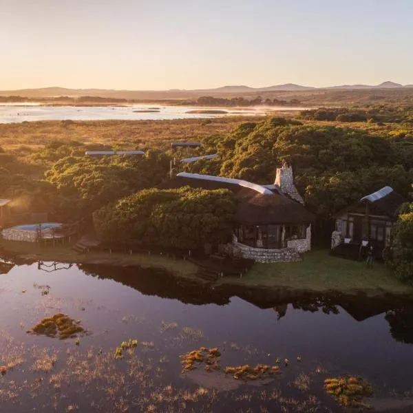 Mosaic Lagoon Lodge，史丹佛的飯店