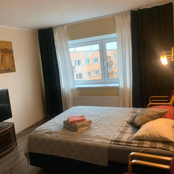 K84, Nice 2- bedroom apartment - 2 big beds 1 single bed, hotel in Tartu