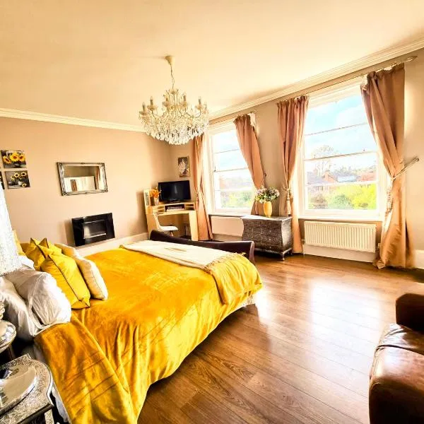 Cotswold VIP Regency Lodge, hotel v destinaci Cheltenham