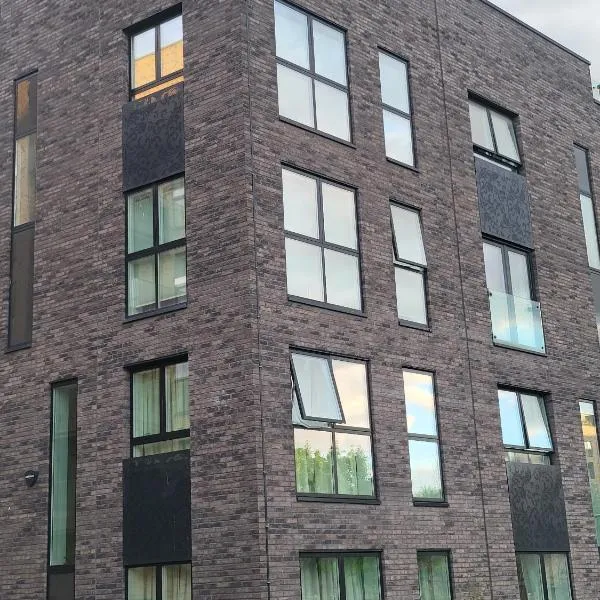 Kayz Lodge- Luxury Ensuite-Private & Shared Accommodation in a New House at the Olympic village overlooking Stratford Westfield and Tube Station、ロンドンのホテル