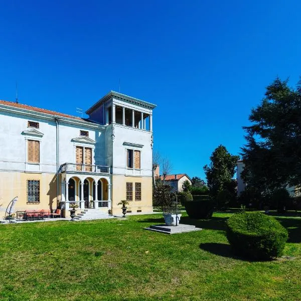 Villa Liberty Venezia -Jacuzzi and Gardens- Dimora Storica a soli 20km da Venezia, hotel v destinaci Mira