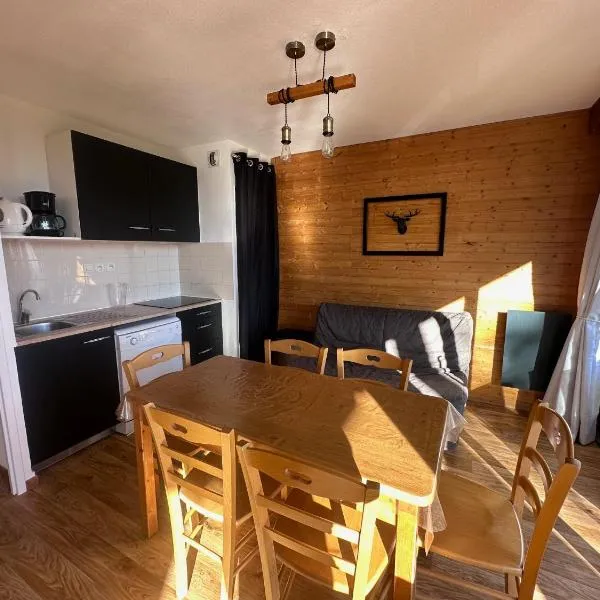 Au Bachat-Bouloud, appartement 3 pièces 6 personnes avec balcon plein Sud, hotel in Chamrousse