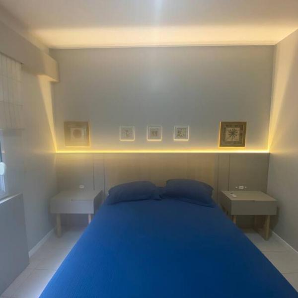 Apartamento encantador com piscina, em frente praia - Foto 2