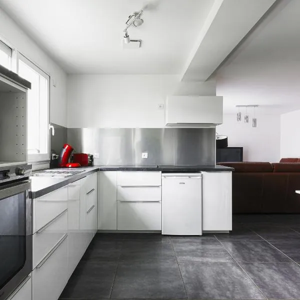 Appartement de 70 m2 dans maison comptenporaine, hotel v destinácii Charnècles