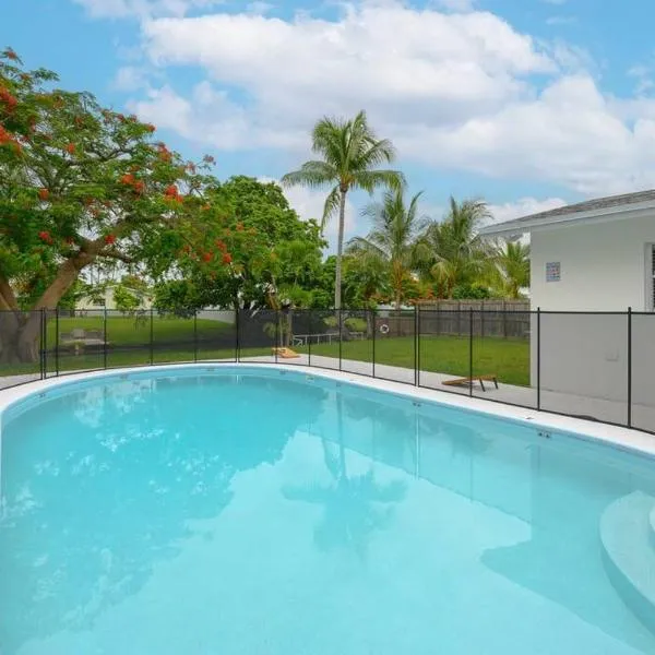 Canal front, 2 King Beds, Pool, Game Room, hotel en Cutler Bay
