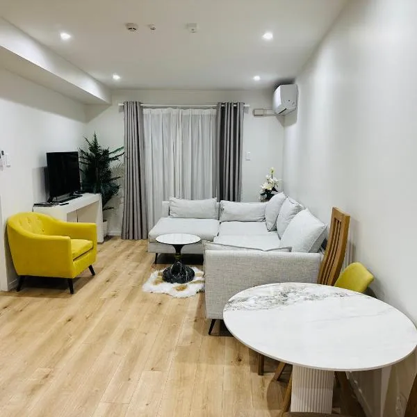 Otahuhu Town Centre Brand New Apartment 8B, hotel in Auckland