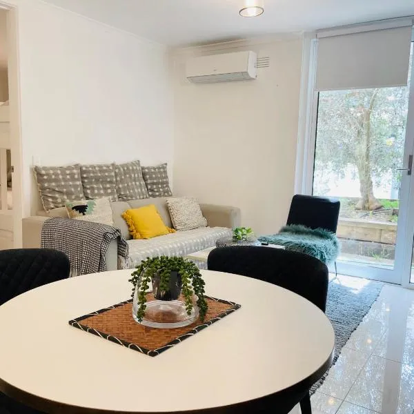 D101 Charming Apartment- Free Parking, Hotel in Melbourne