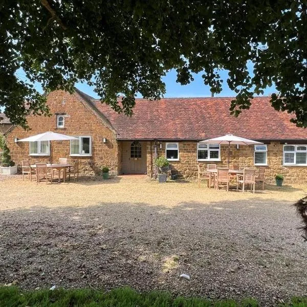Spacious Cottage in Idyllic Spot, hotel in Fenny Compton
