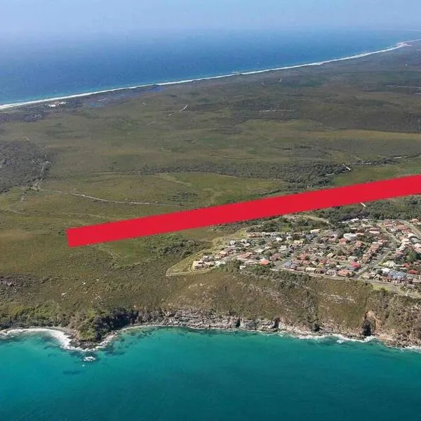 Byron Soul - Waterfront 3BR w Deck - Views, hotel em Wardell