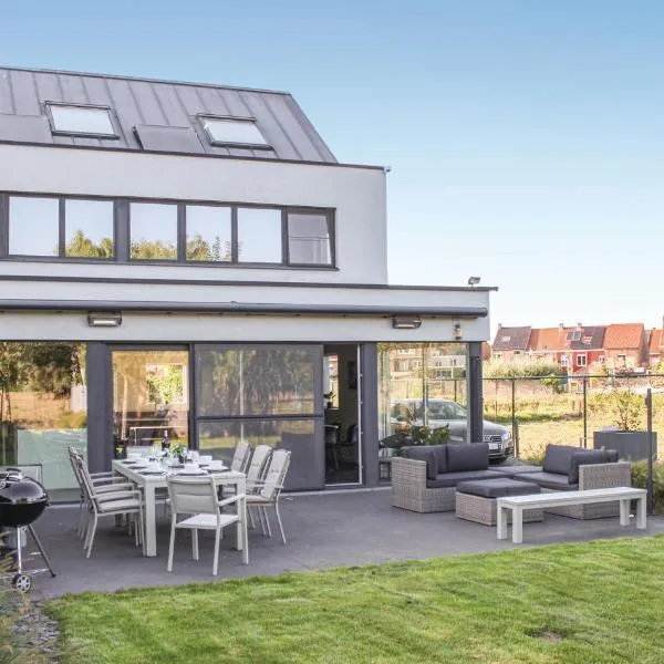 4 Bedroom Awesome Home In Brugge, hotel in Bruges