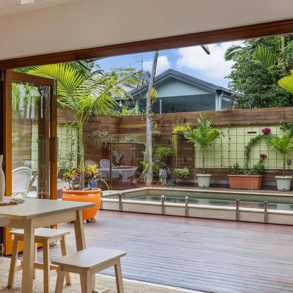 Melaleuca Villa with Private Pool, hotel v destinaci Port Douglas
