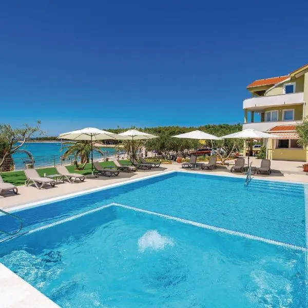 Beach Front Apartment In Povljana, Hotel in Povljana