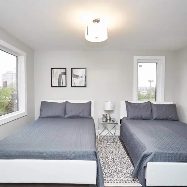 Clifton Hill Hideaway 3a - Two Bedroom Condo, hotel in Niagara Falls