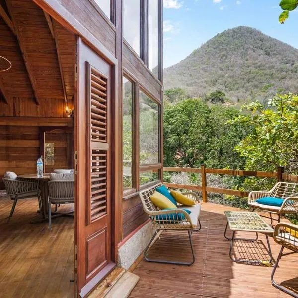 Chalet Jujube - Magnifique cottage avec piscine, hotel i Les Anses-dʼArlets