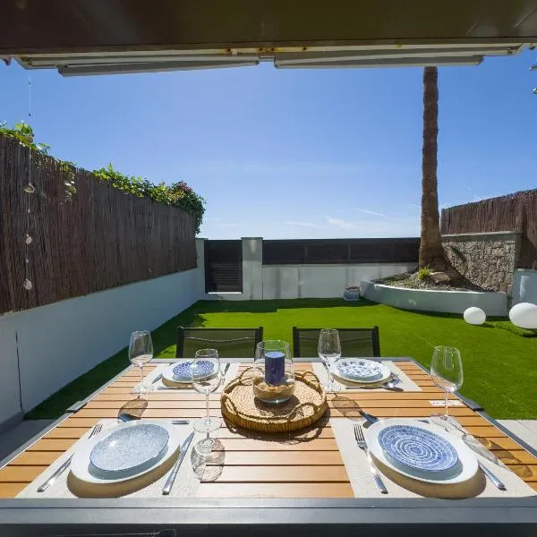 Apartamento en la playa – hotel w mieście Castelldefels