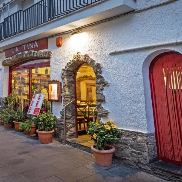 Hostal La Tina, hotel v destinácii Port de la Selva