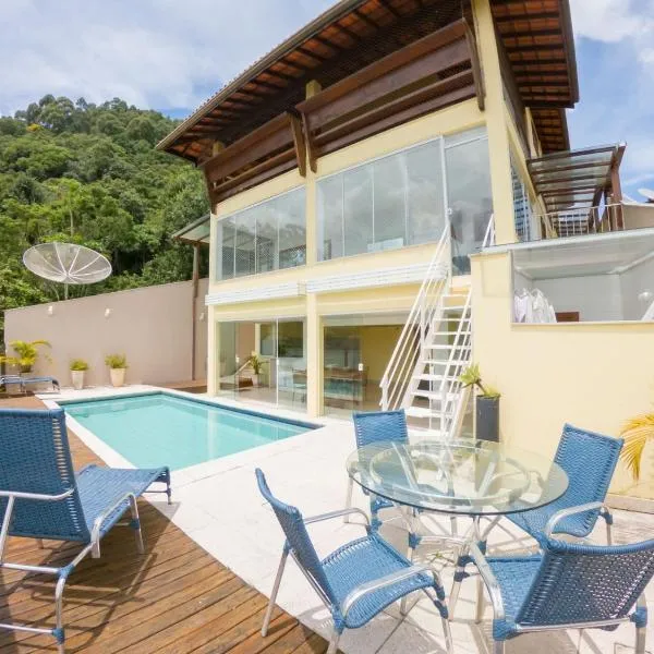 Casa na Serra com área de lazer