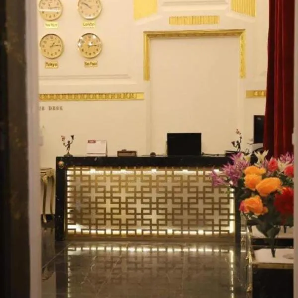 New Palace, hotel v Káhire