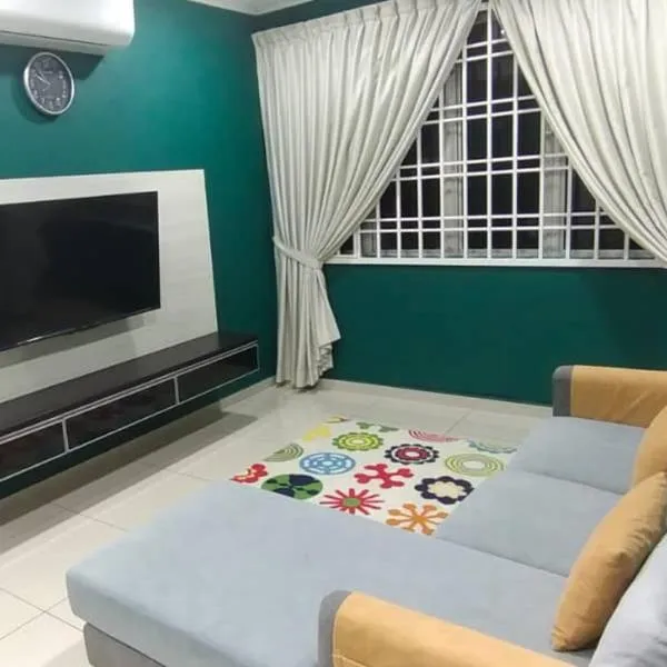 Sri Putra Homestay - Malay Only, hotel in Kulai