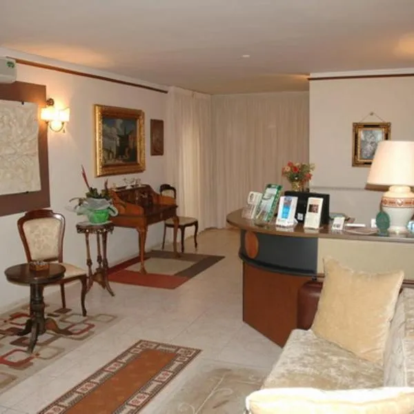 Hotel Canusium, hotel v destinaci Canosa di Puglia