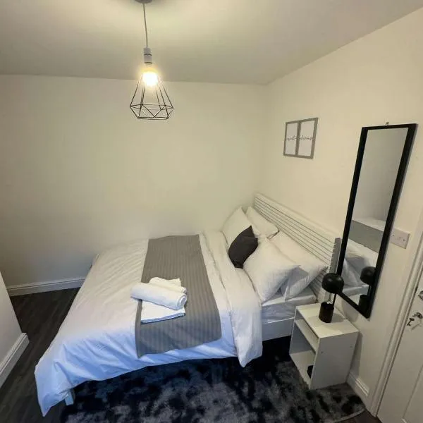 Private Room - Ensuite Bathroom - Free Parking, hotel in Birmingham