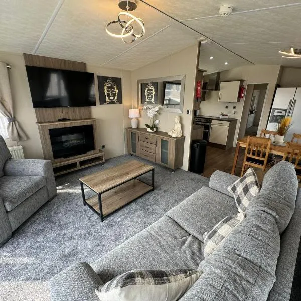 Golden Palm Resort - The Ascot - Coastal Caravan Breaks、チャペル・セント・レオナルズのホテル