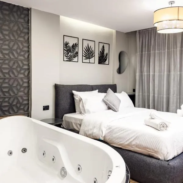 The 1BDR Slate Space w Jacuzzi 5min to CAI Airport, hotel in Cairo