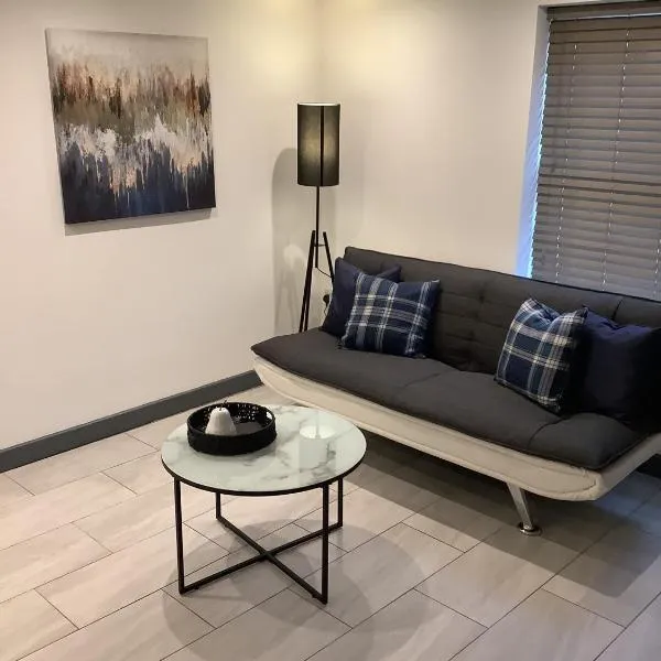 Modern 2 Bed Apartment in Bicester Town Centre, hotel in Bicester