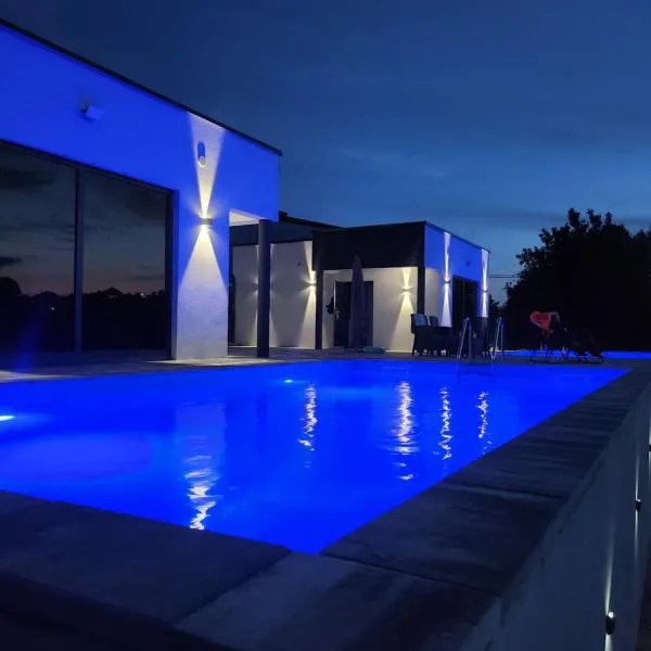 Apartmani City ES, hotel v destinaci Cazin