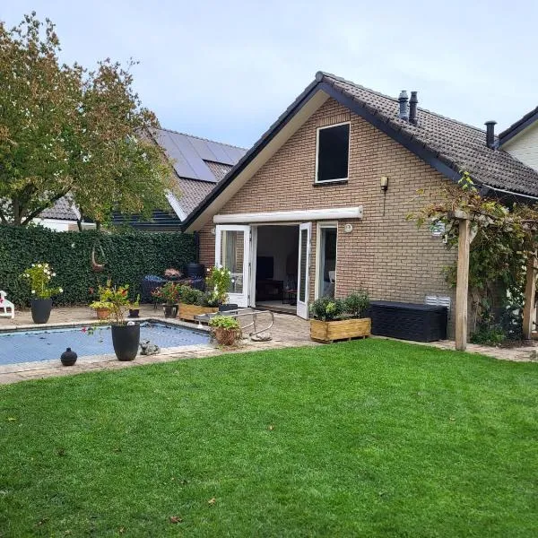 Sundaville bij Posbank Veluwe, hotel v destinaci Eerbeek