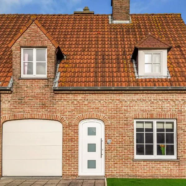 3 Bedroom Pet Friendly Home In Bredene, hotel in Bredene