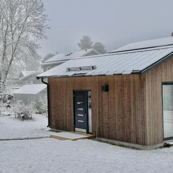 Gårdshuset på Grubbe, hotel in Umeå