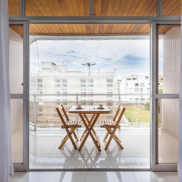 200m da PRAIA DO FORTE com VISTA, GARAGEM, VARANDAS e Wi-Fi 250 MEGAS - Foto 3