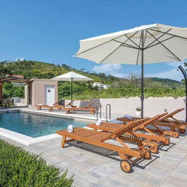 Awesome Home In Tugare With Kitchen, hotel di Tugare