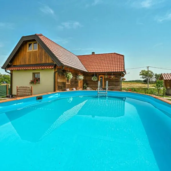 Amazing Home In Lonjica With Wifi, hotel v destinaci Gračec