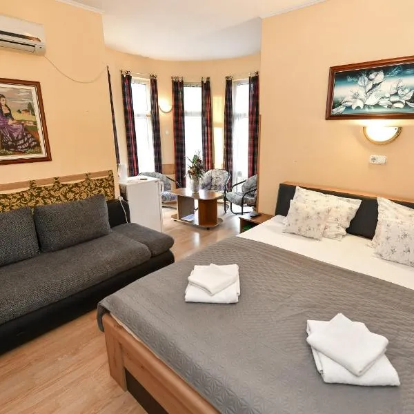 Lagúna Panzio Szántód – hotel w mieście Szántód