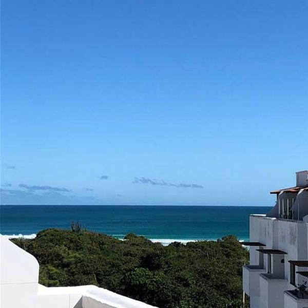 Belíssima cobertura duplex com vista para o mar