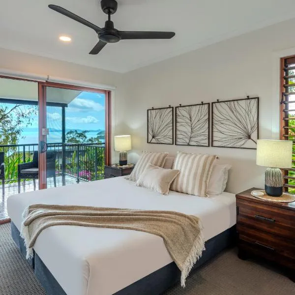 Heliconia 14 - Oceanviews and Buggy, hotel in Hamilton Island
