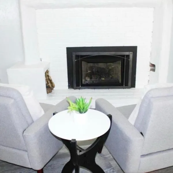 Beautiful Home & Pool, hotel in Fresno