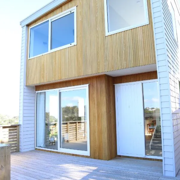 Skyline Vista - Entirely New House with Luxe Views, Espresso, Netflix & Free Parking, hotel v destinaci Wellington