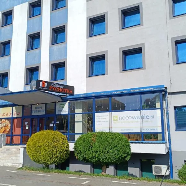 Pokoje Dom Turysty Sanok 24h, hotel v destinaci Sanok