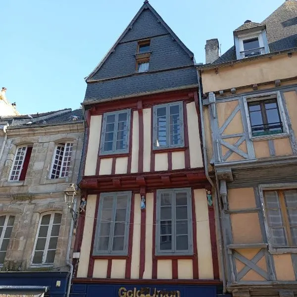 Escapade Romantique sous les toits de Kéréon - Centre Historique, rue piétonne, hotel v destinaci Quimper